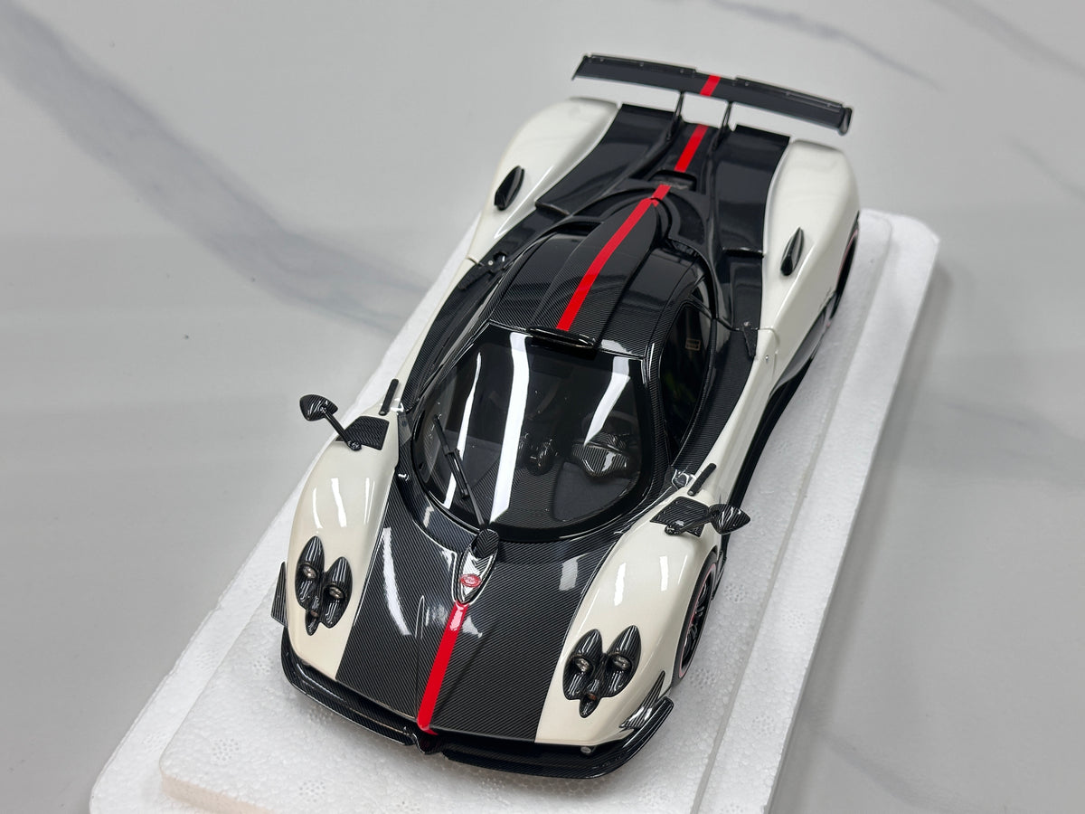 Almost Real 1/18 Pagani Zonda Cinque Coupe - 2009 White 850601101