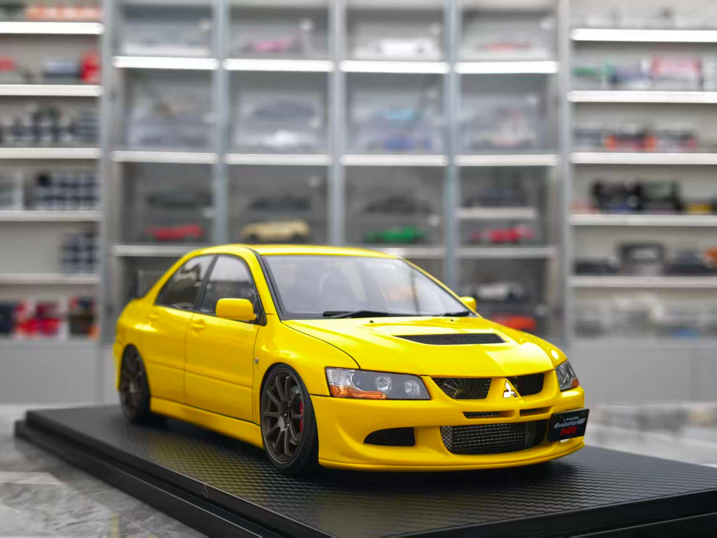 IG 1/18 Mitsubishi EVO MR Yellow IG3837