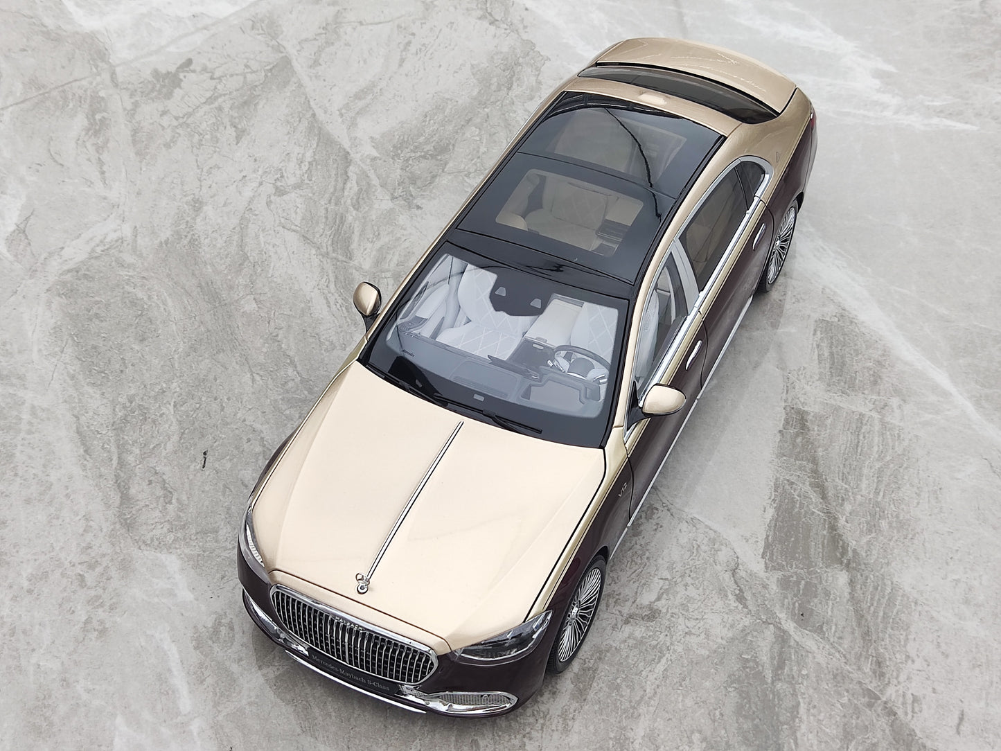 Almost Real 1/18 Mercedes-Maybach S-Class, Kalahari Gold/Tourmaline Red, 820122B