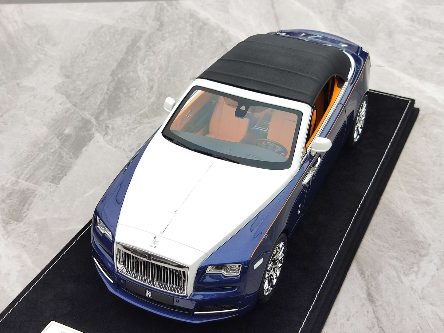 HH Model 1/18 Rolls-Royce Dawn (Electric Blue/Pearl White) HH425