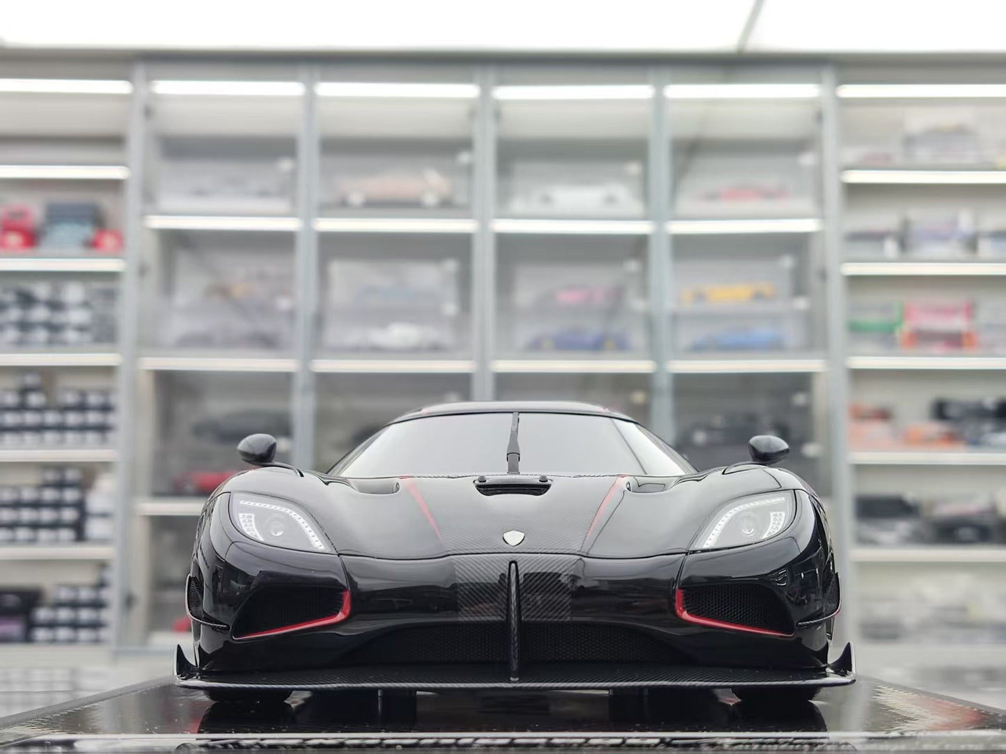 VMB 1/18 Koenigsegg Agera RSR Metallic Black VMB056