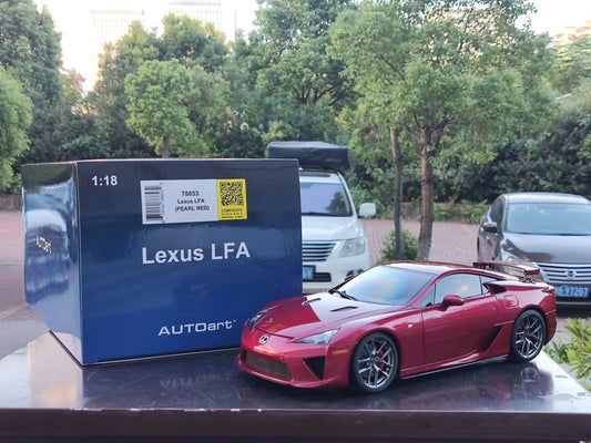 AUTOart 1/18 Lexus LFA Rojo Metálico 78853