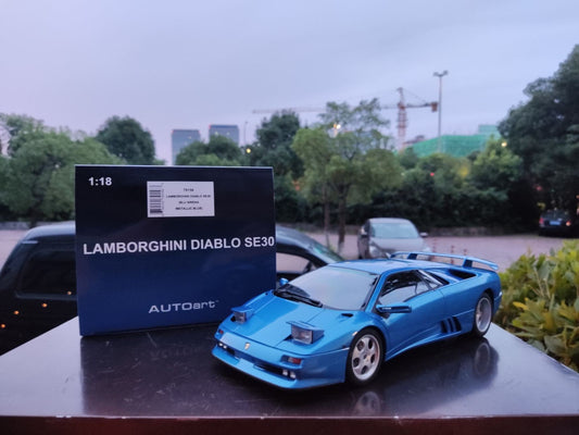 AUTO art 1/18 Lamborghini Diablo SE30 Azul 79156