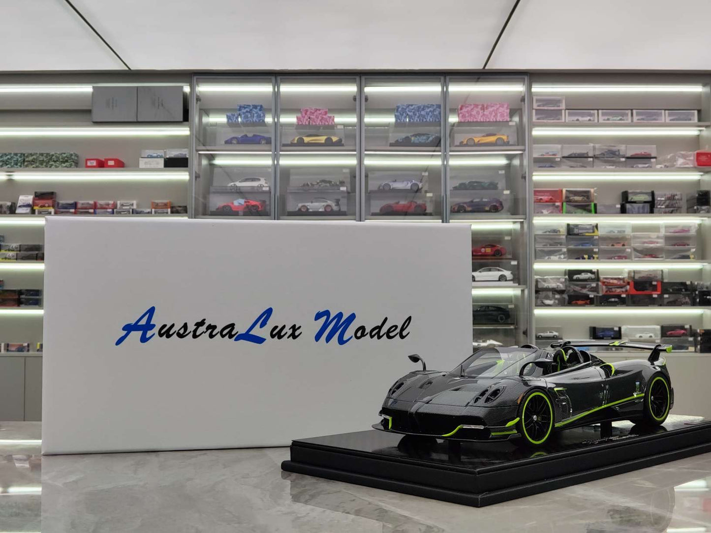 AustraLux Model 1/18 Pagani Huayra Roadster BC – Full Carbon Fiber with Green Stripes (AUS001)