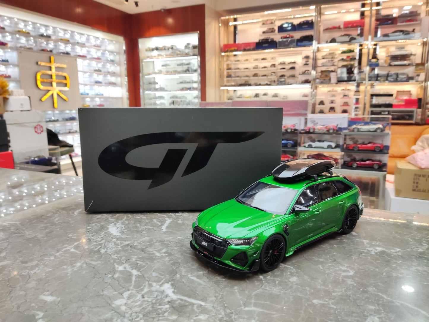 GT Spirit 1/18 Audi RS6 with Roof Box Green (CLDC012)