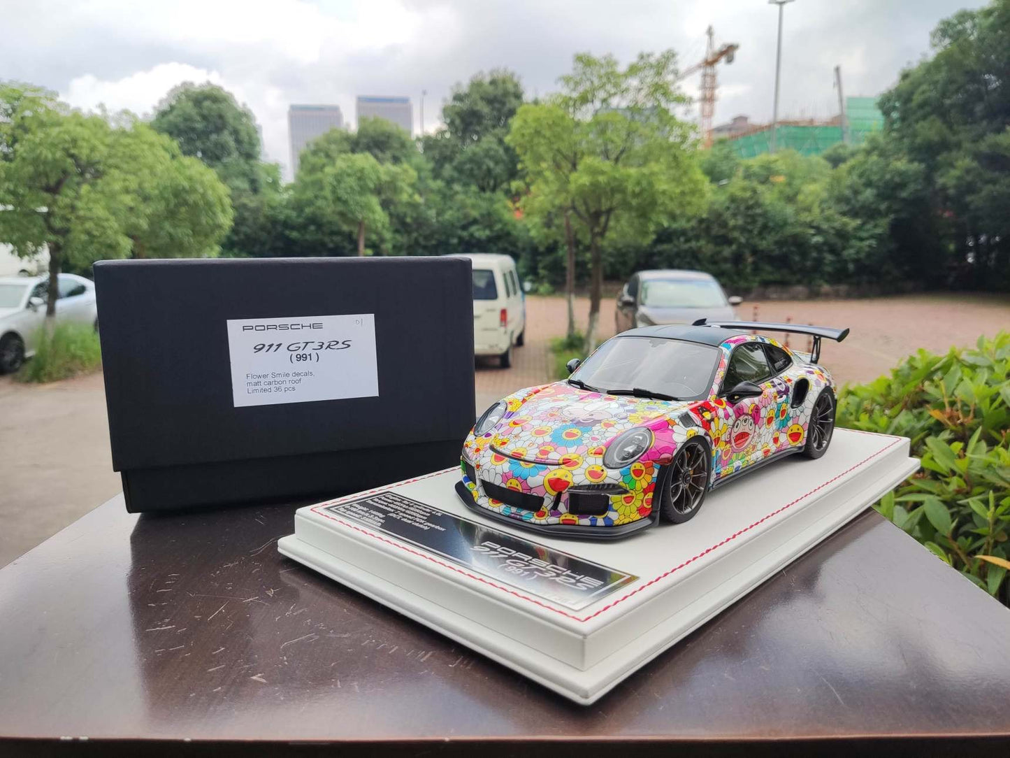 DG 1/18 Porsche GT3 RS "Sunflower" Resin Model Car DG150