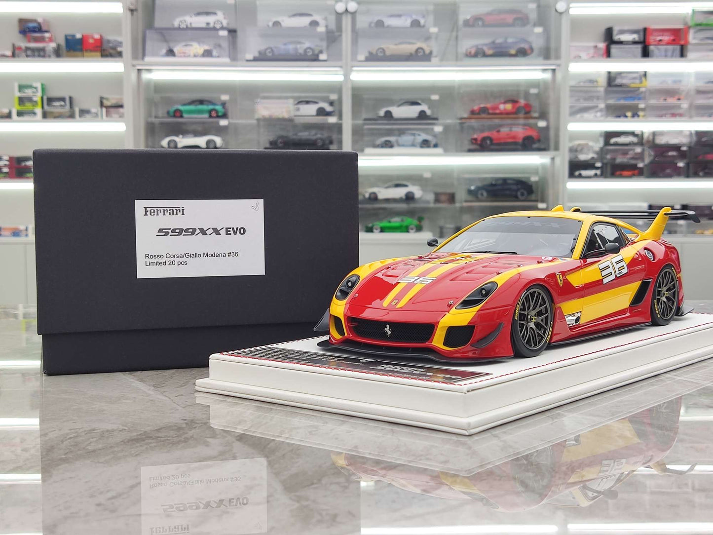 DG 1/18 Ferrari 599 XX Evo #36 Red DG212