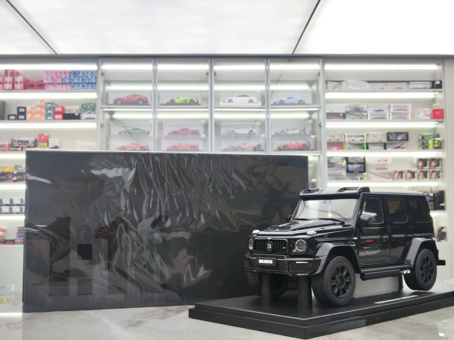 GT Spirit 1/18 Brabus G800 4x4² Super Black (GT500)