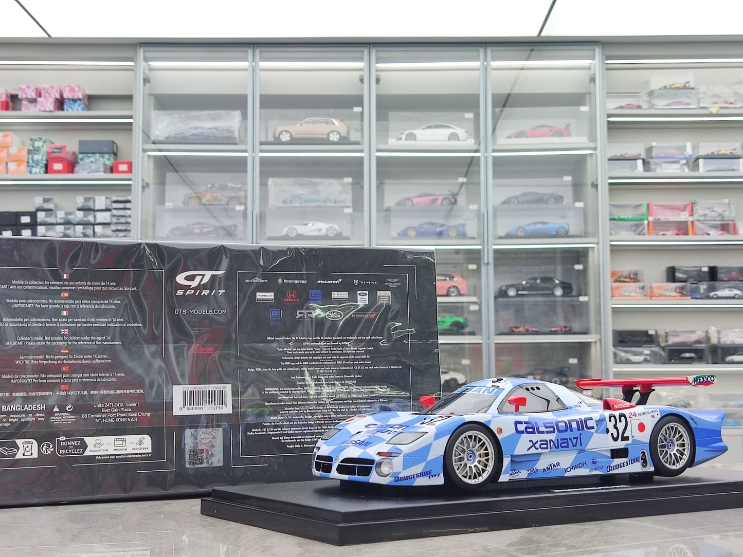 GT Spirit 1/18 Nissan R390 GT1 Le Mans 1998 Blue GT529